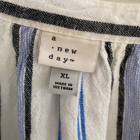 NWOT  A New Day v-neck stripped top​ - Picture 4 of 5